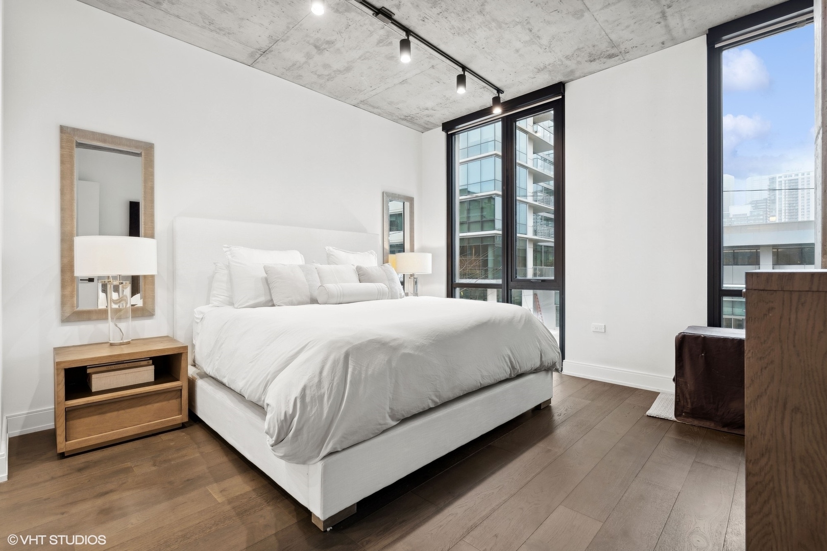 111 S Peoria Street Unit: 209
