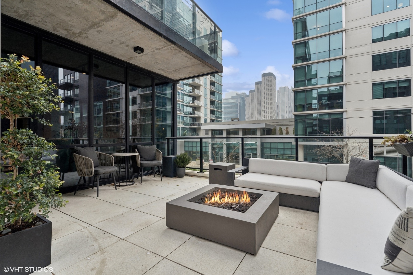 111 S Peoria Street Unit: 209