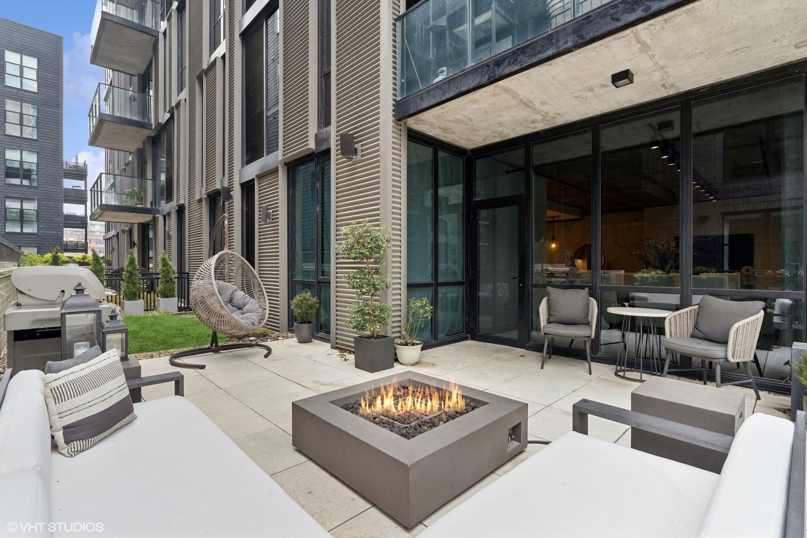 111 S Peoria Street Unit: 209