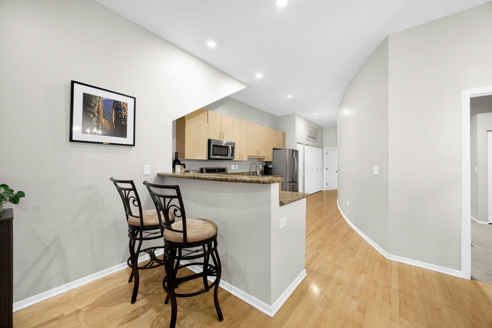 324 N JEFFERSON Street Unit: 103