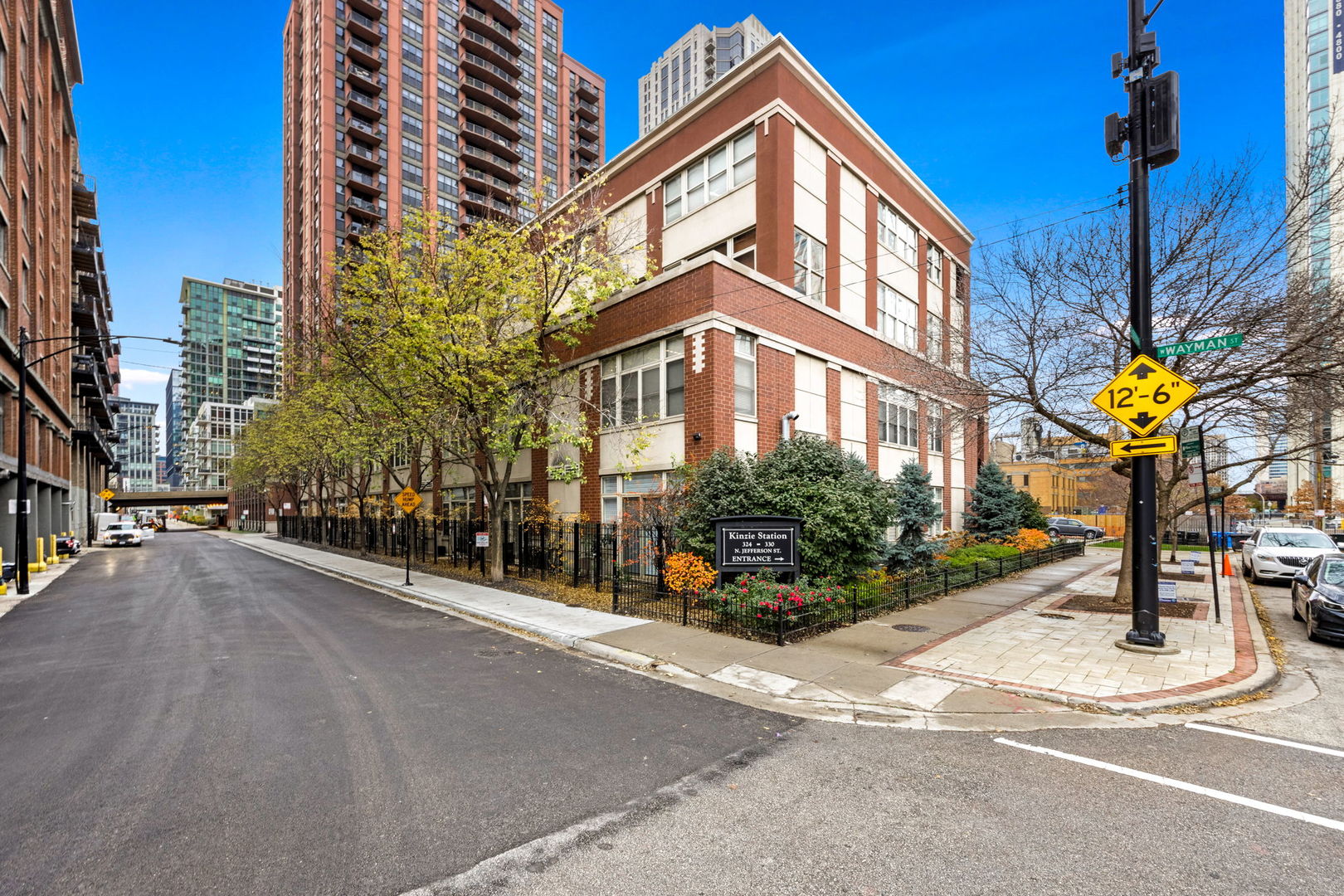 324 N JEFFERSON Street Unit: 103