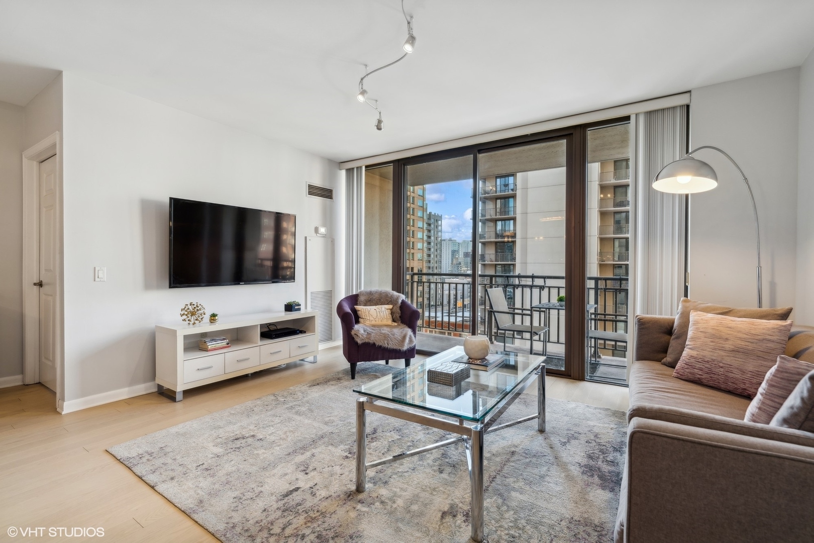 630 N STATE Street Unit: 1309