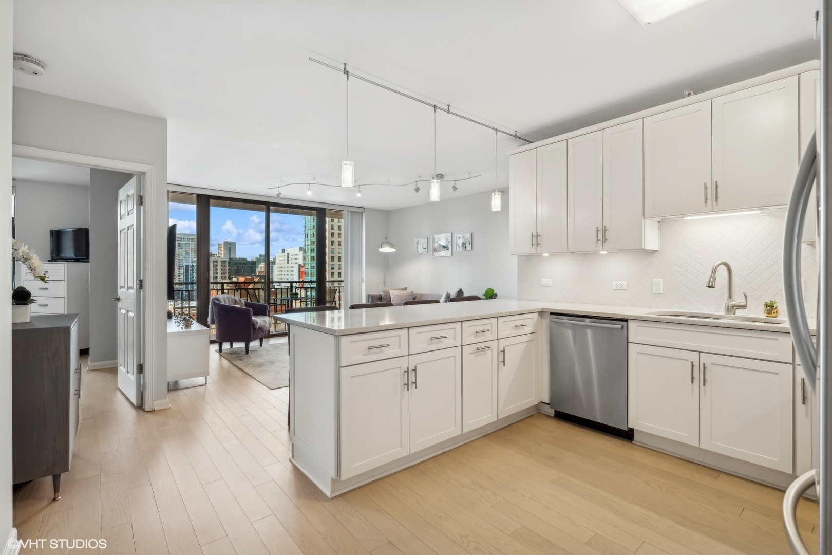 630 N STATE Street Unit: 1309