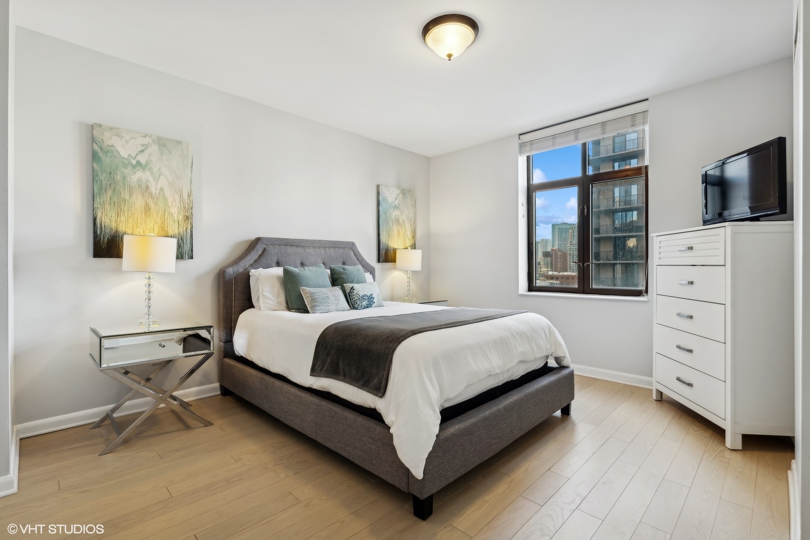 630 N STATE Street Unit: 1309