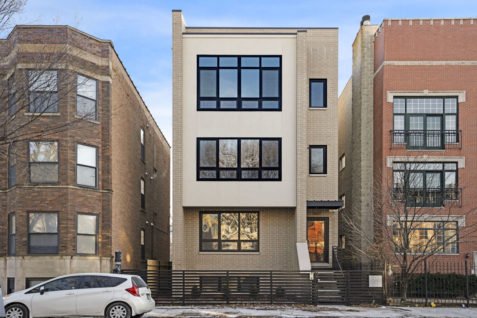 1627 W Warren Boulevard Unit: 2