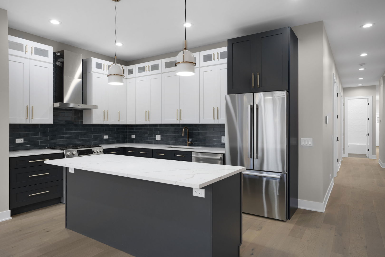 1627 W Warren Boulevard Unit: 2