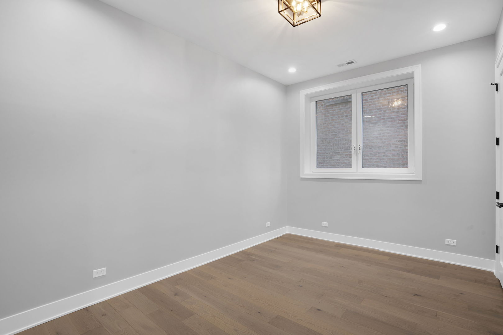 1627 W Warren Boulevard Unit: 2