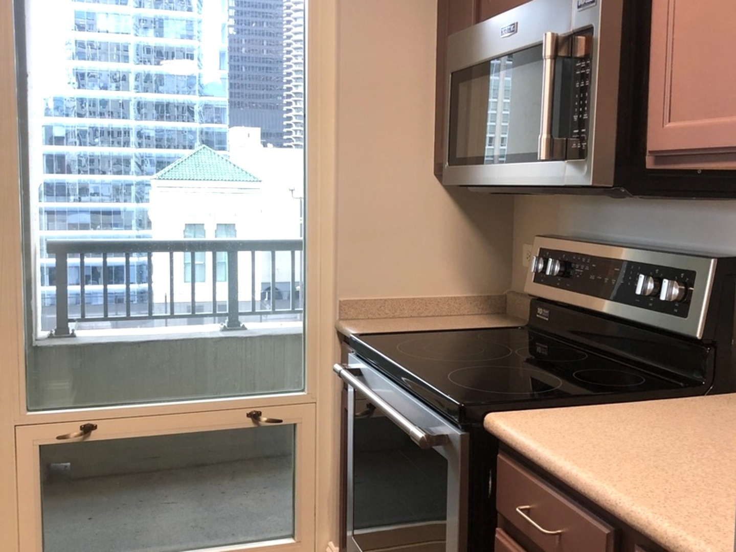 345 N LASALLE Street Unit: 1703