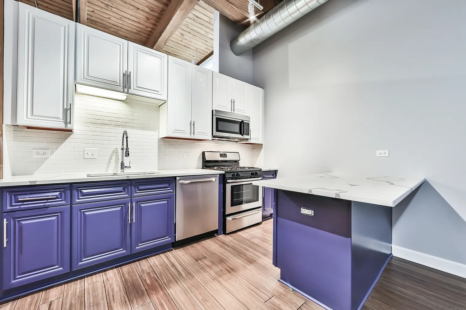 1500 W Monroe Street Unit: 206