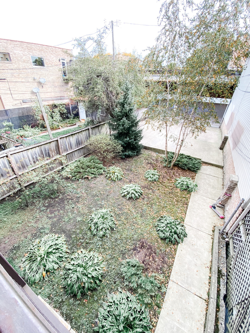 1939 N Sheffield Avenue Unit: 2