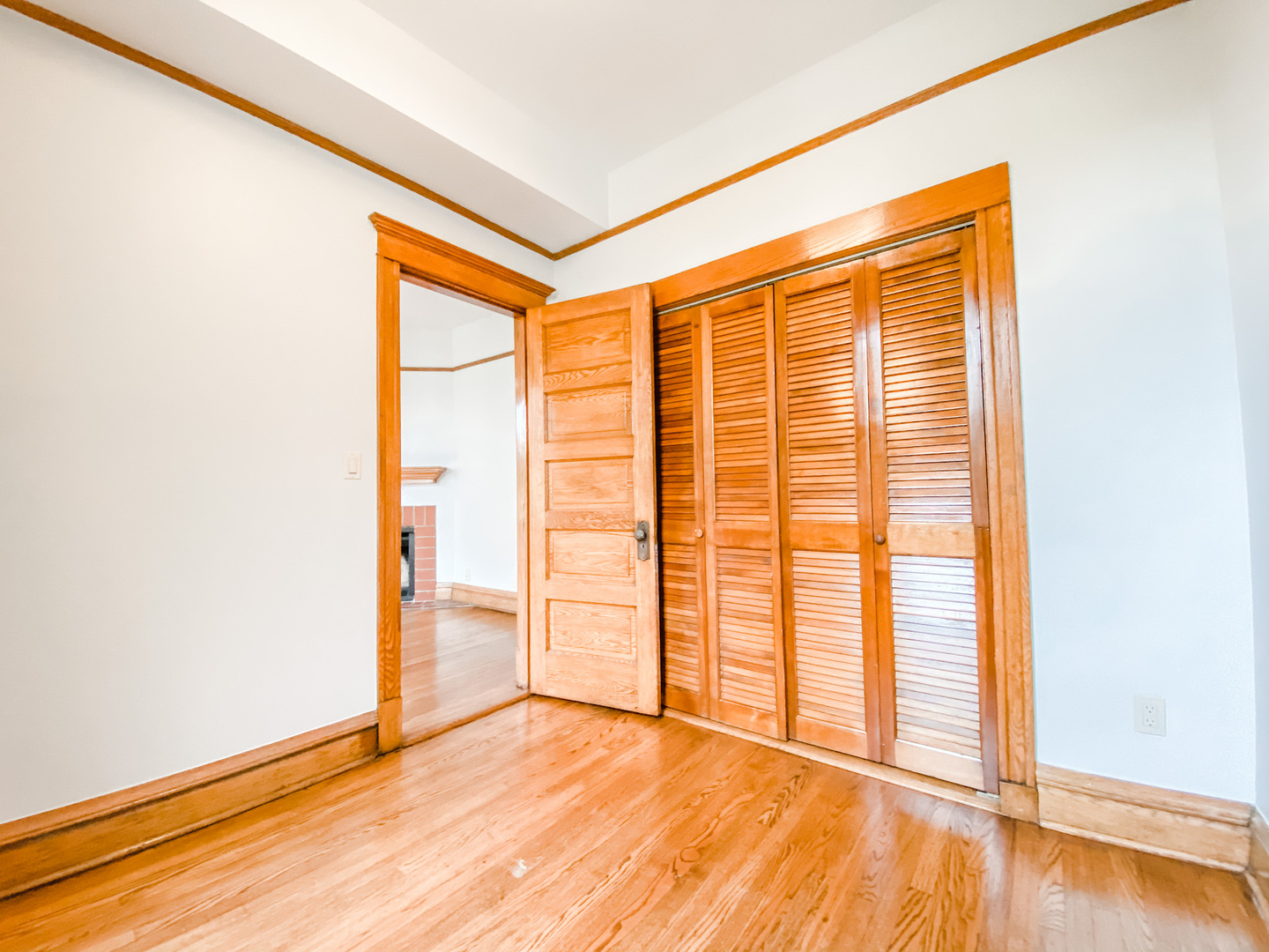 1939 N Sheffield Avenue Unit: 2