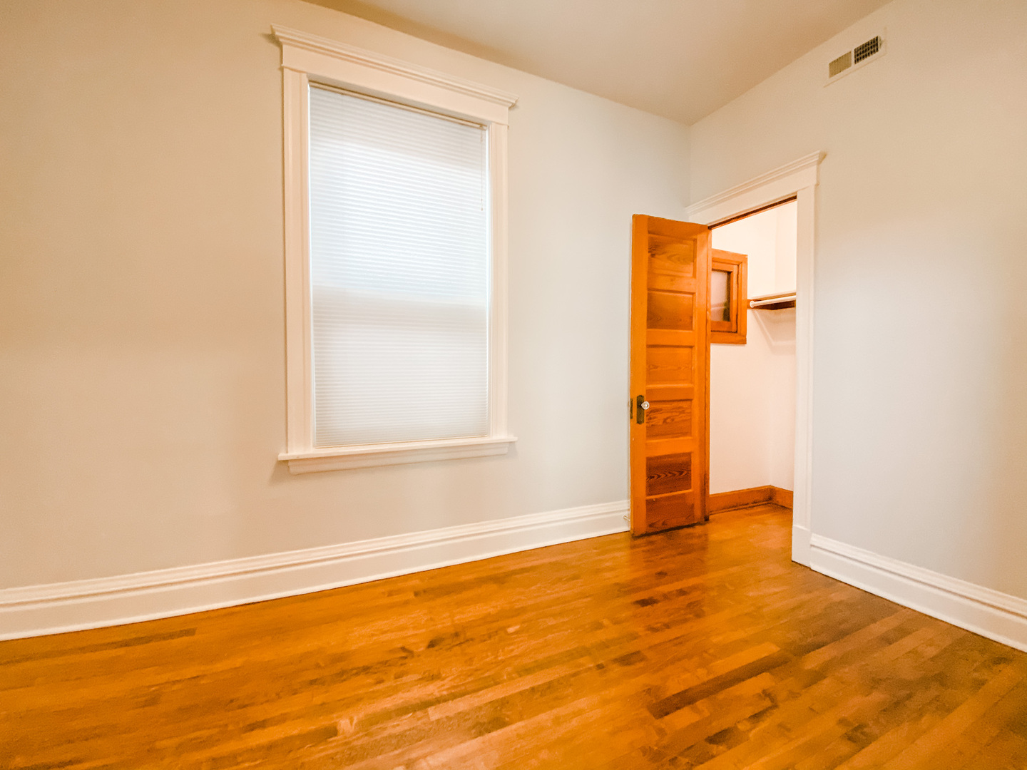 1939 N Sheffield Avenue Unit: 2
