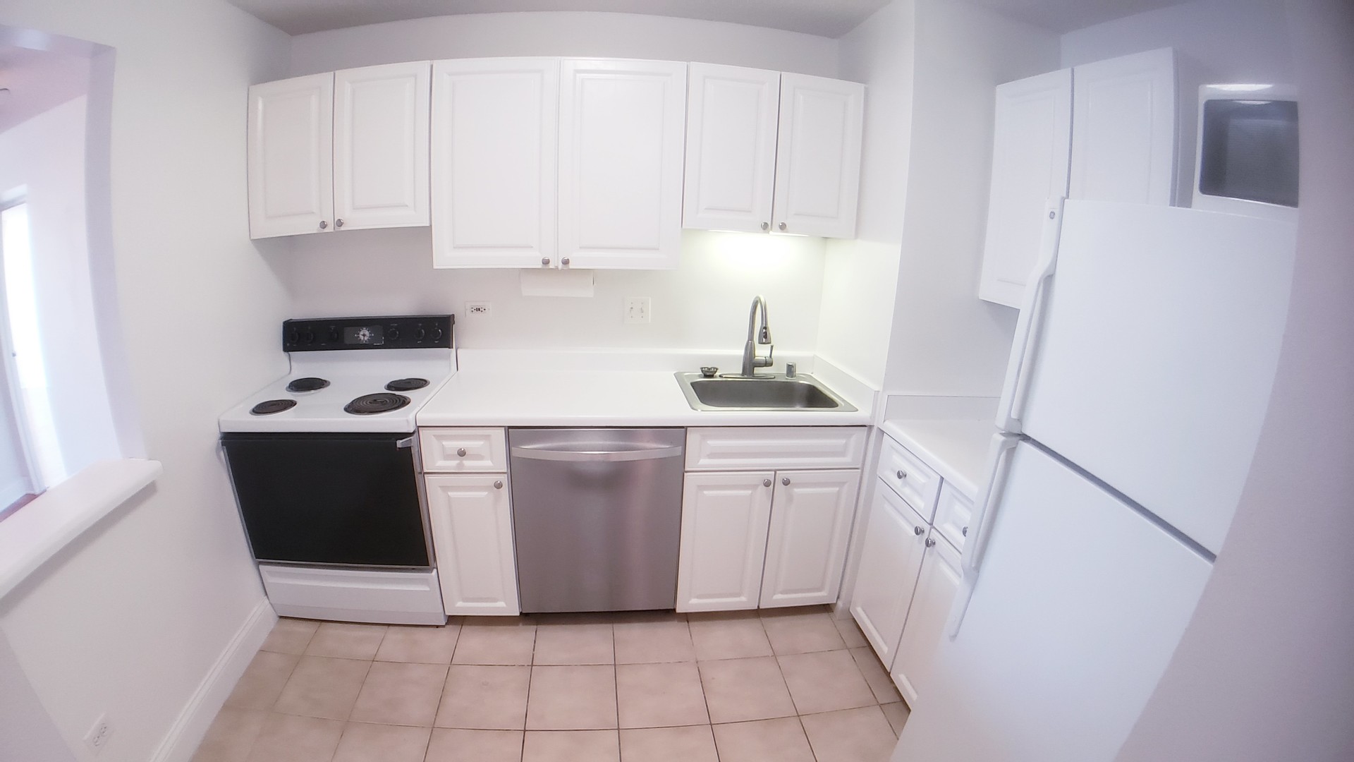111 W Maple Street Unit: 2504