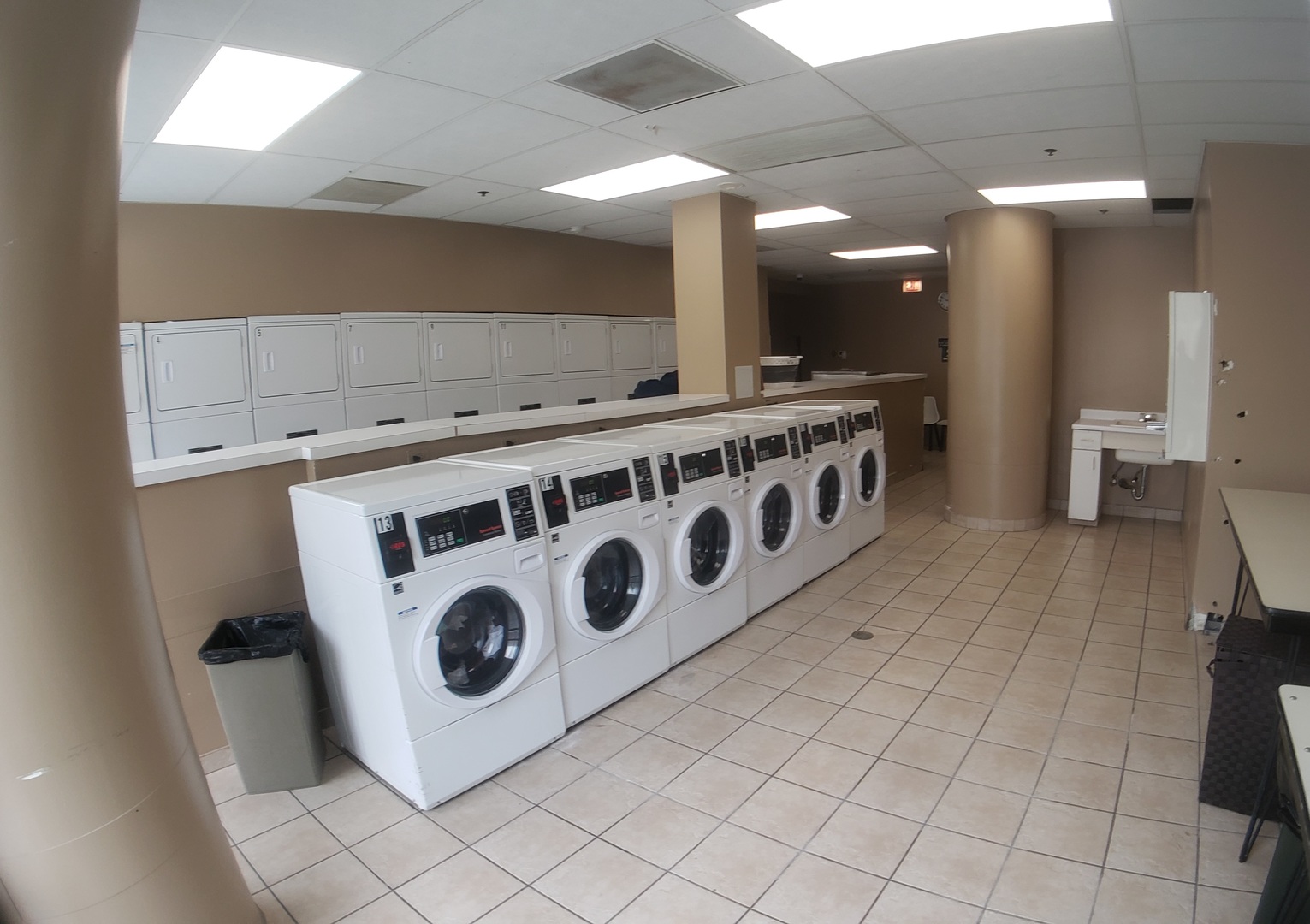 111 W Maple Street Unit: 2504