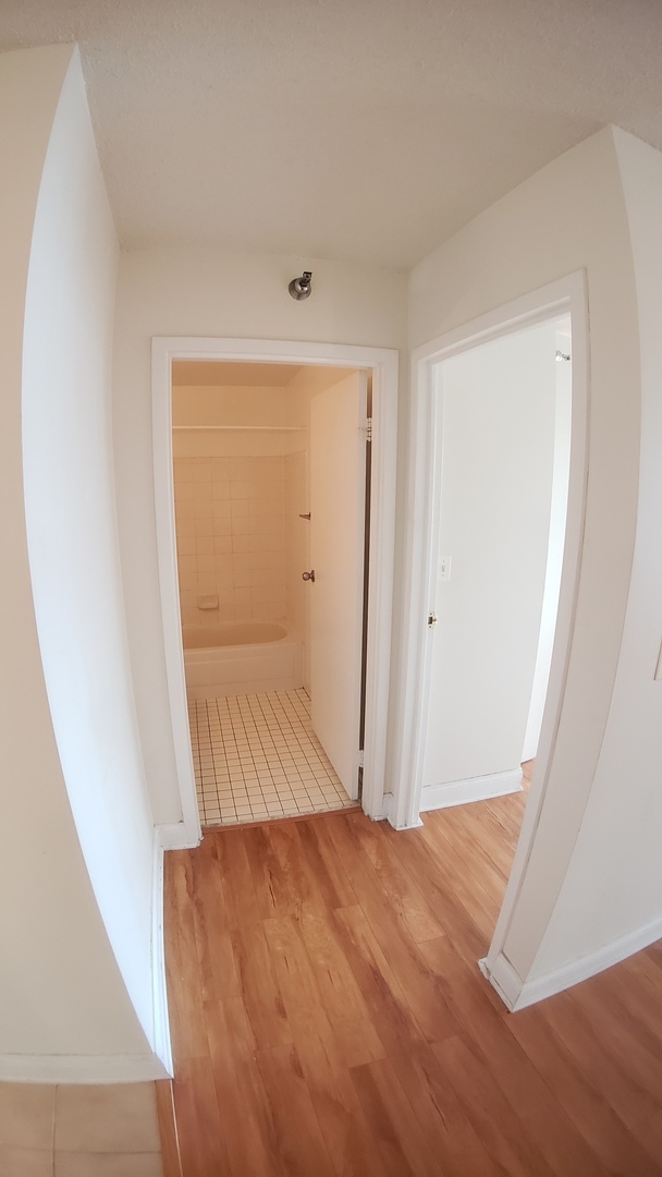 111 W Maple Street Unit: 2504
