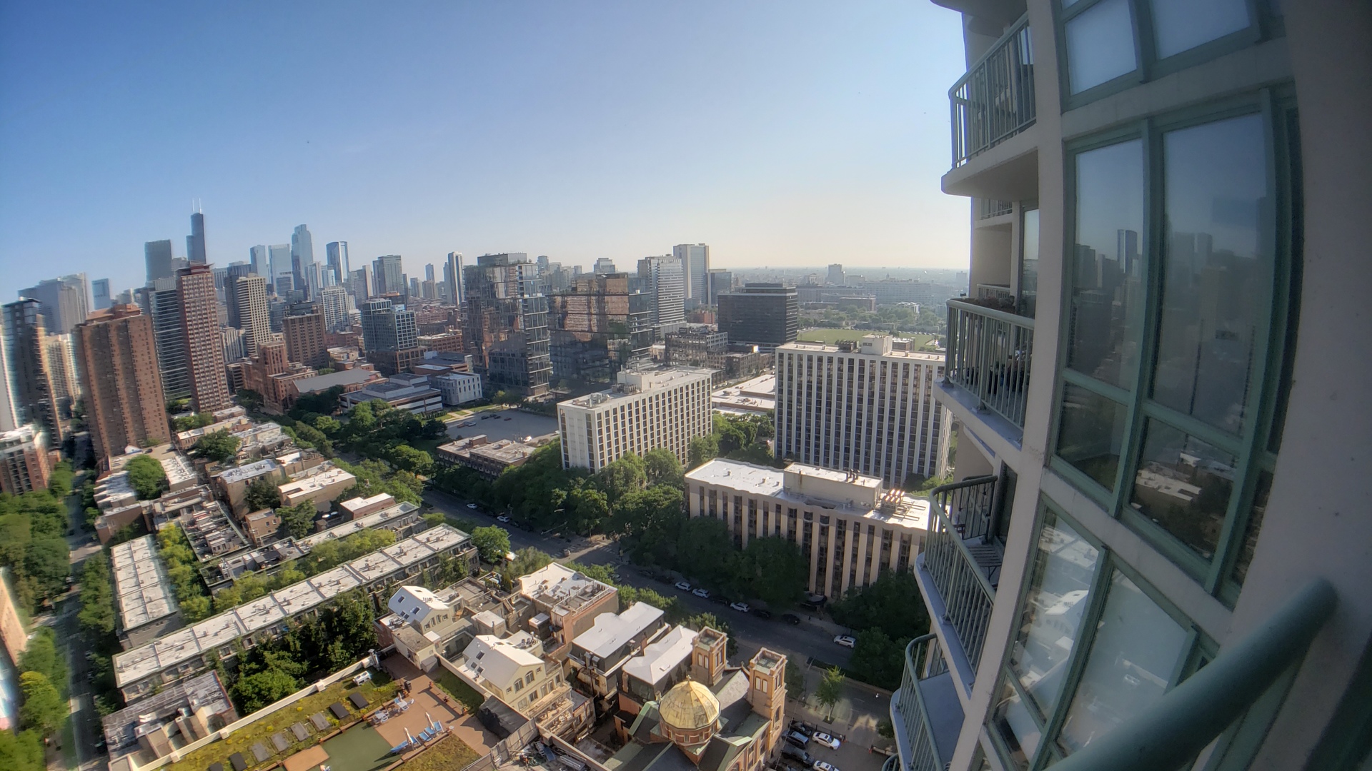 111 W Maple Street Unit: 2504