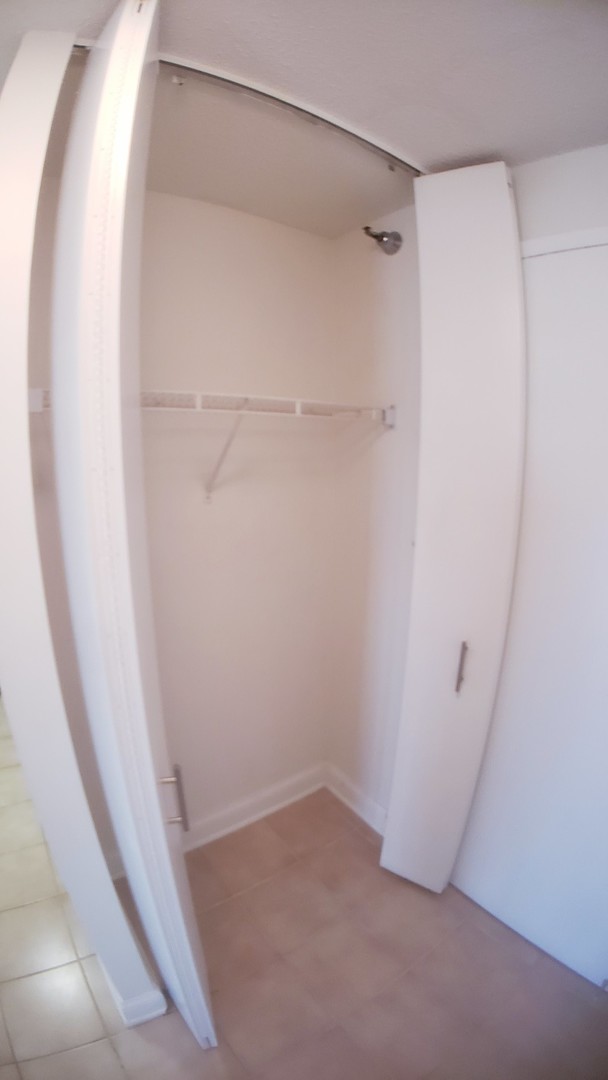 111 W Maple Street Unit: 2504
