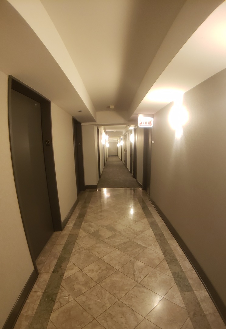 111 W Maple Street Unit: 2504