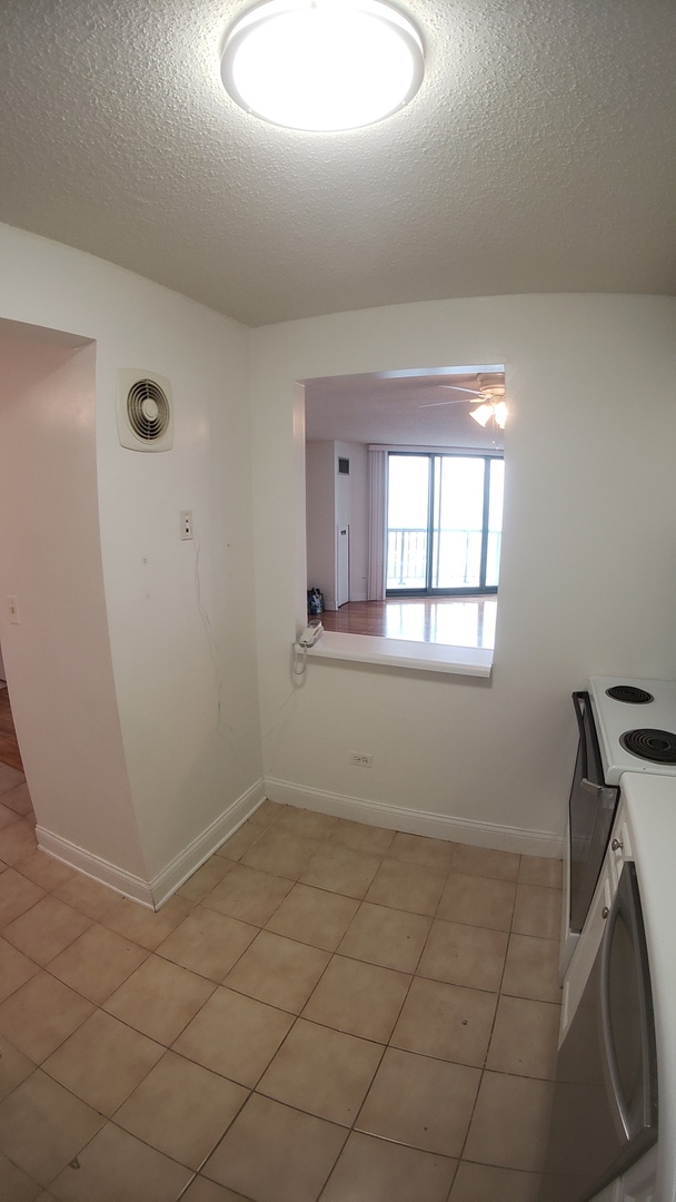 111 W Maple Street Unit: 2504