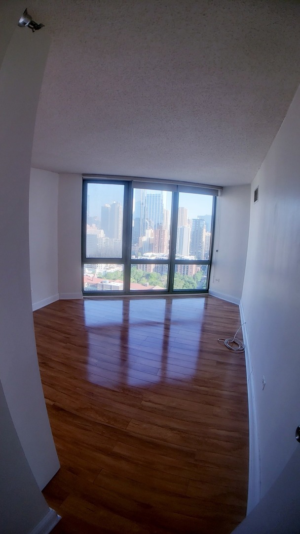 111 W Maple Street Unit: 2504