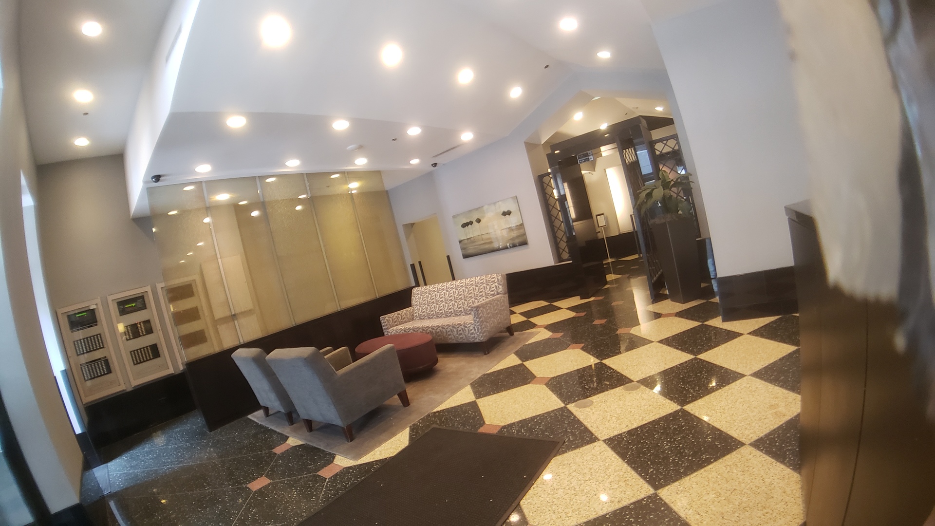 111 W Maple Street Unit: 2504