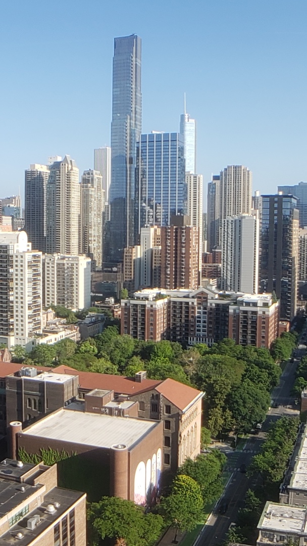 111 W Maple Street Unit: 2504