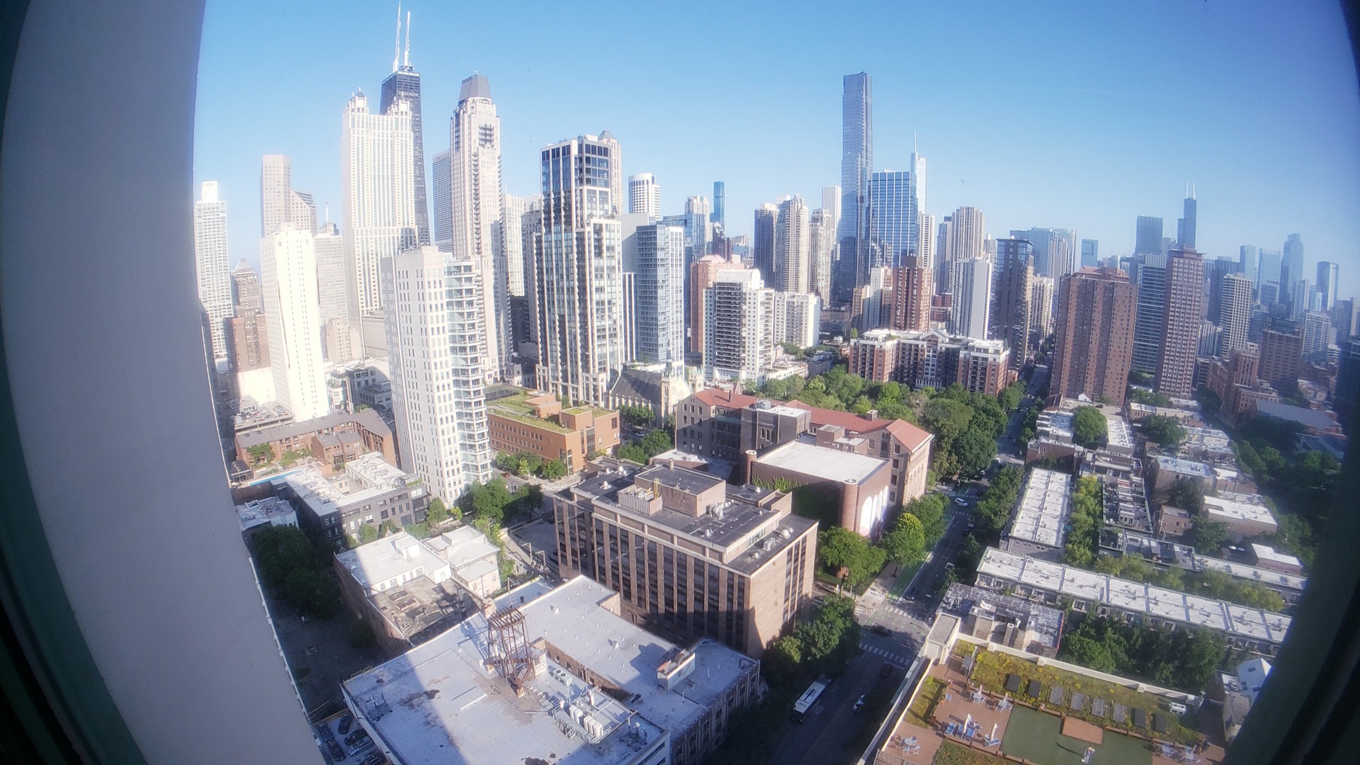 111 W Maple Street Unit: 2504