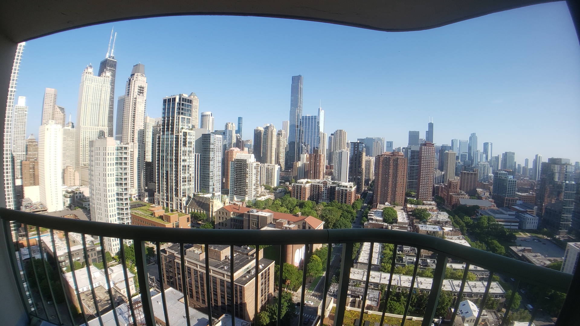 111 W Maple Street Unit: 2504