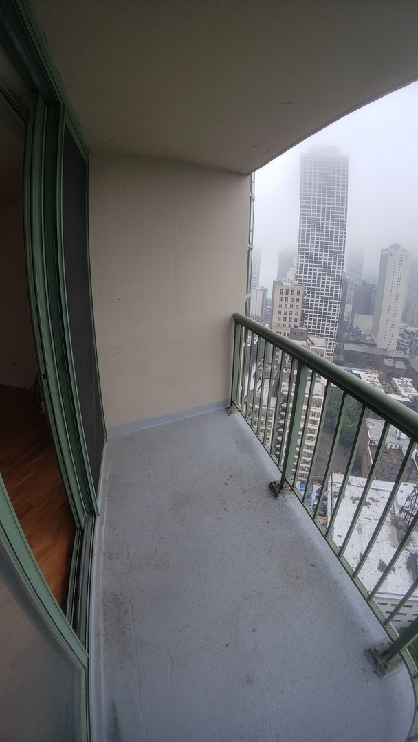 111 W Maple Street Unit: 2504