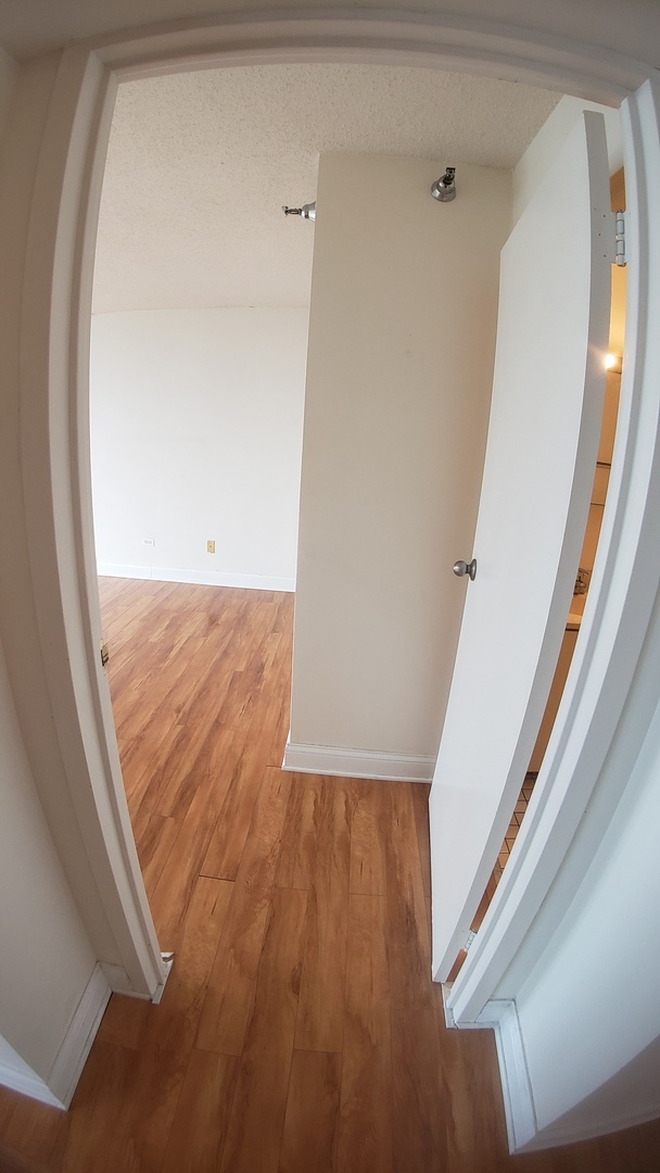 111 W Maple Street Unit: 2504