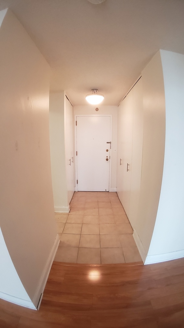 111 W Maple Street Unit: 2504