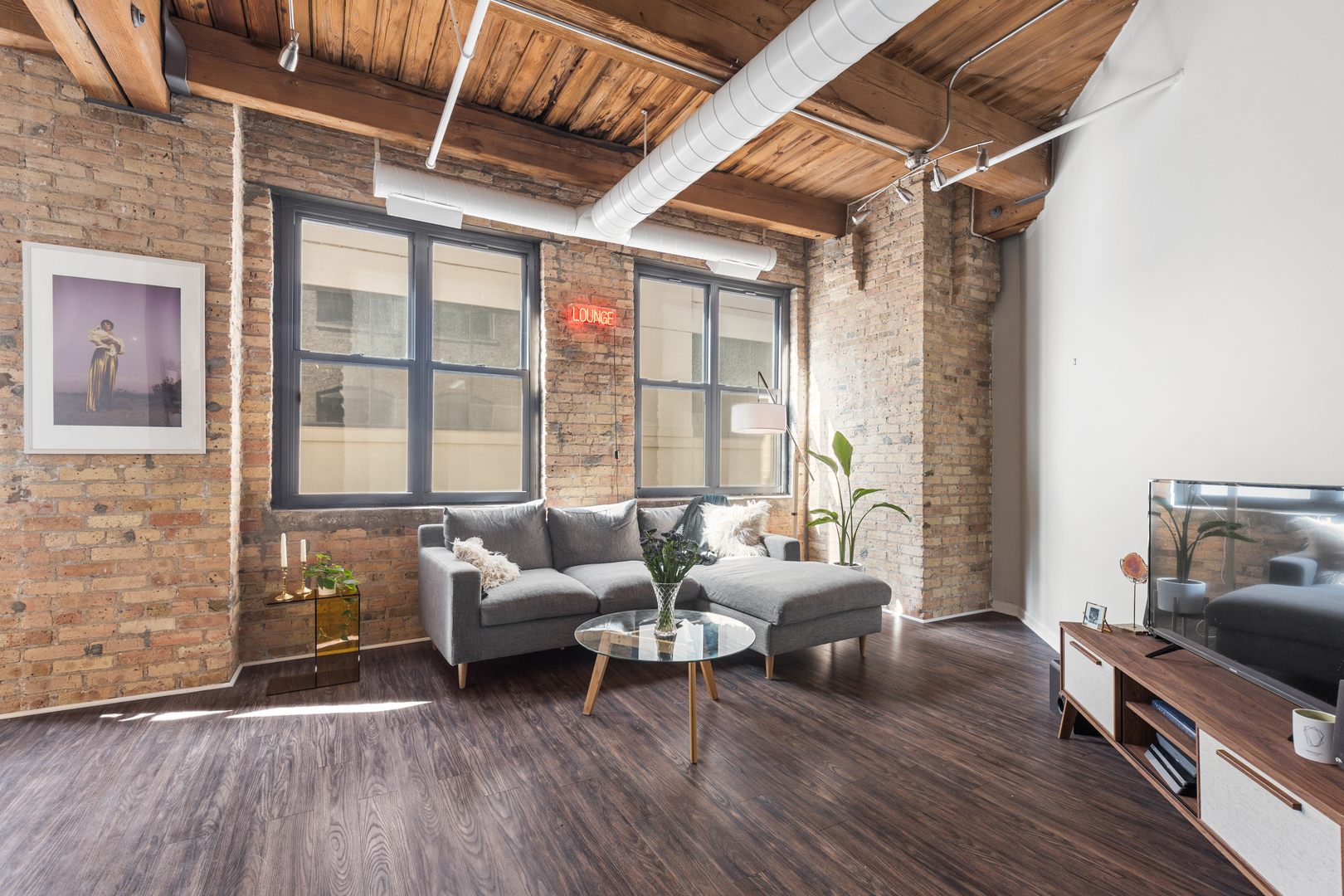 225 W Huron Street Unit: 402