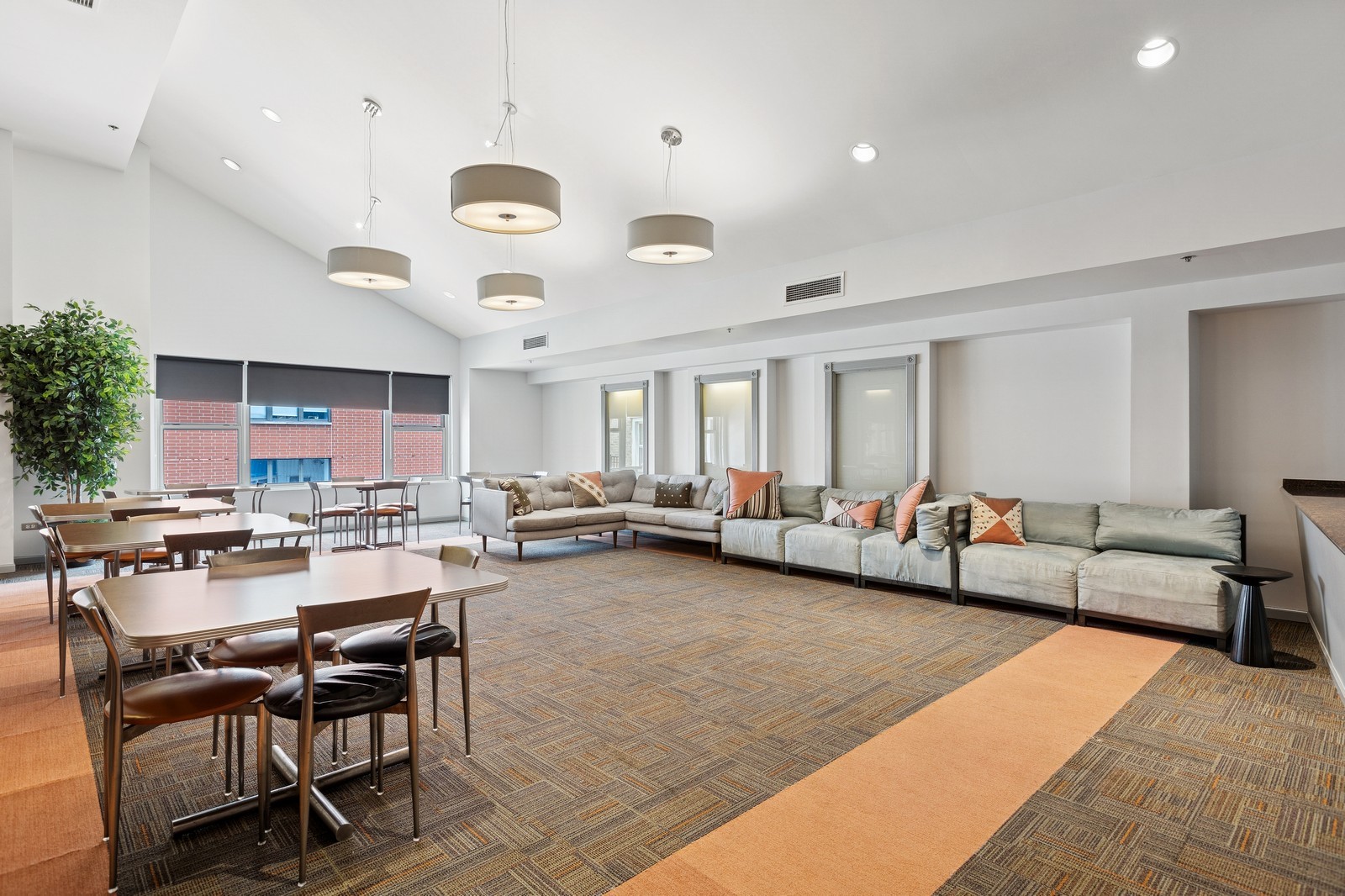 40 E 9th Street Unit: 1609
