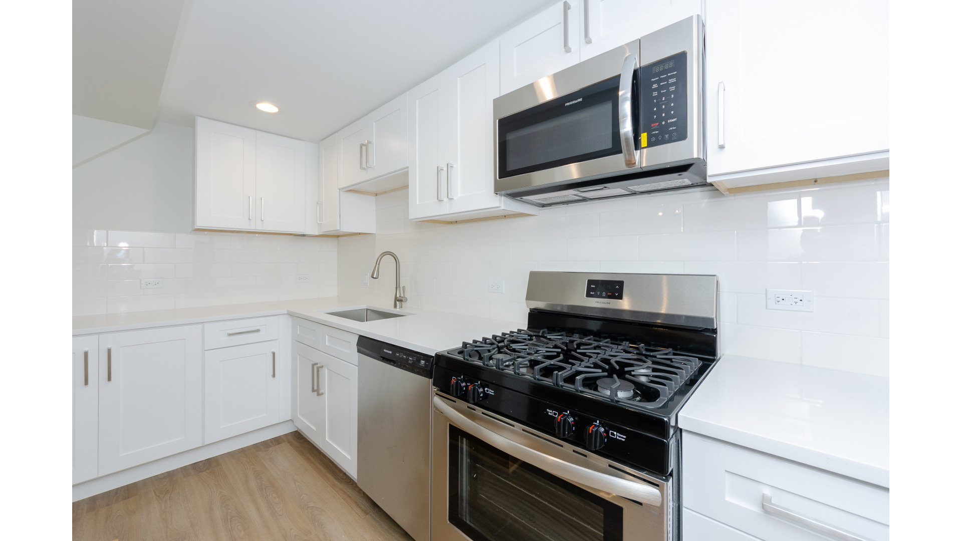 944 W Montana Street Unit: GARDEN