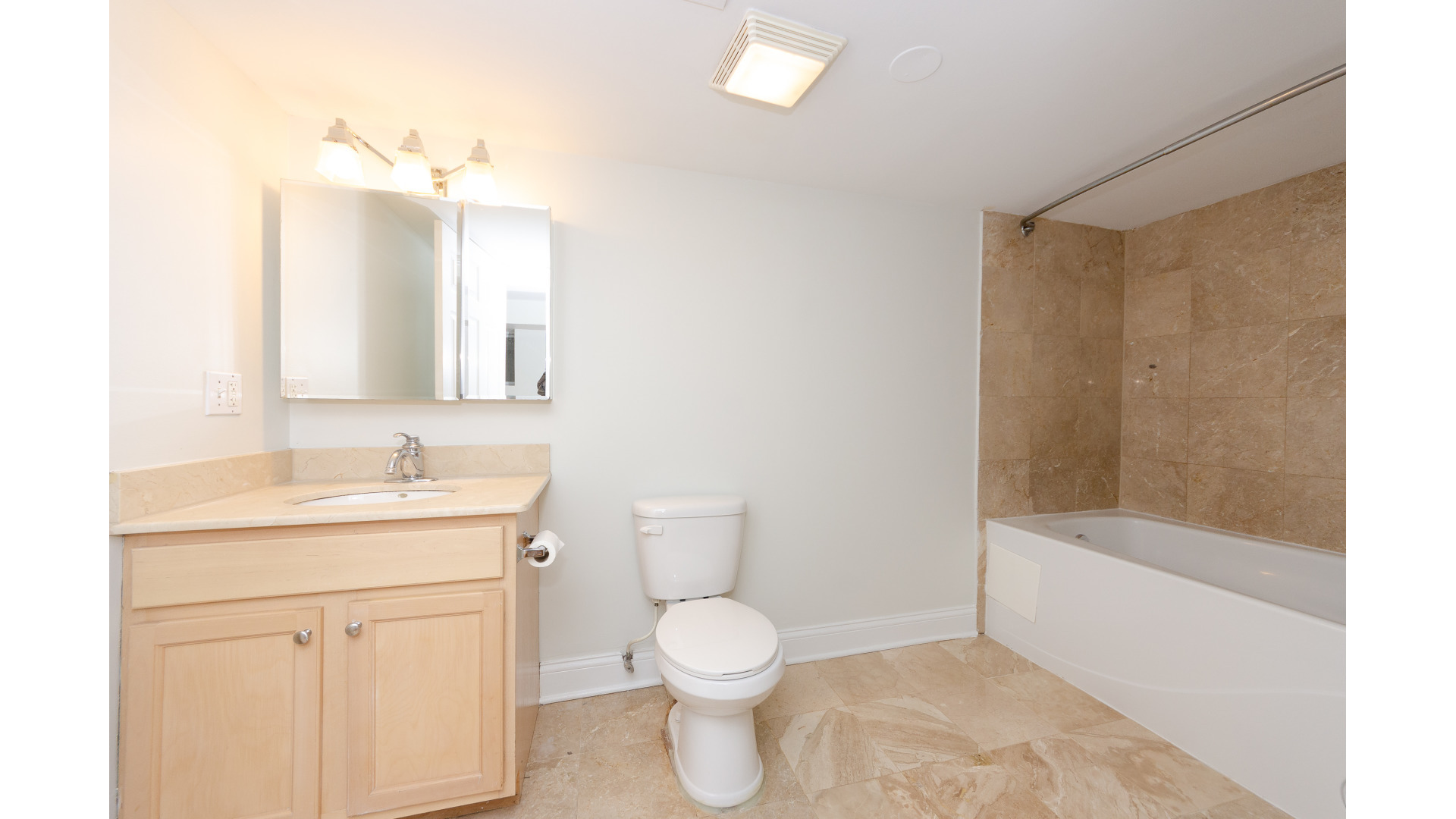 944 W Montana Street Unit: GARDEN