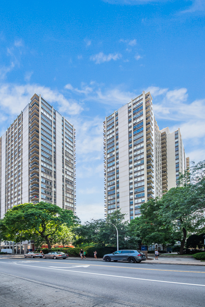 1360 N Sandburg Terrace Unit: 2103