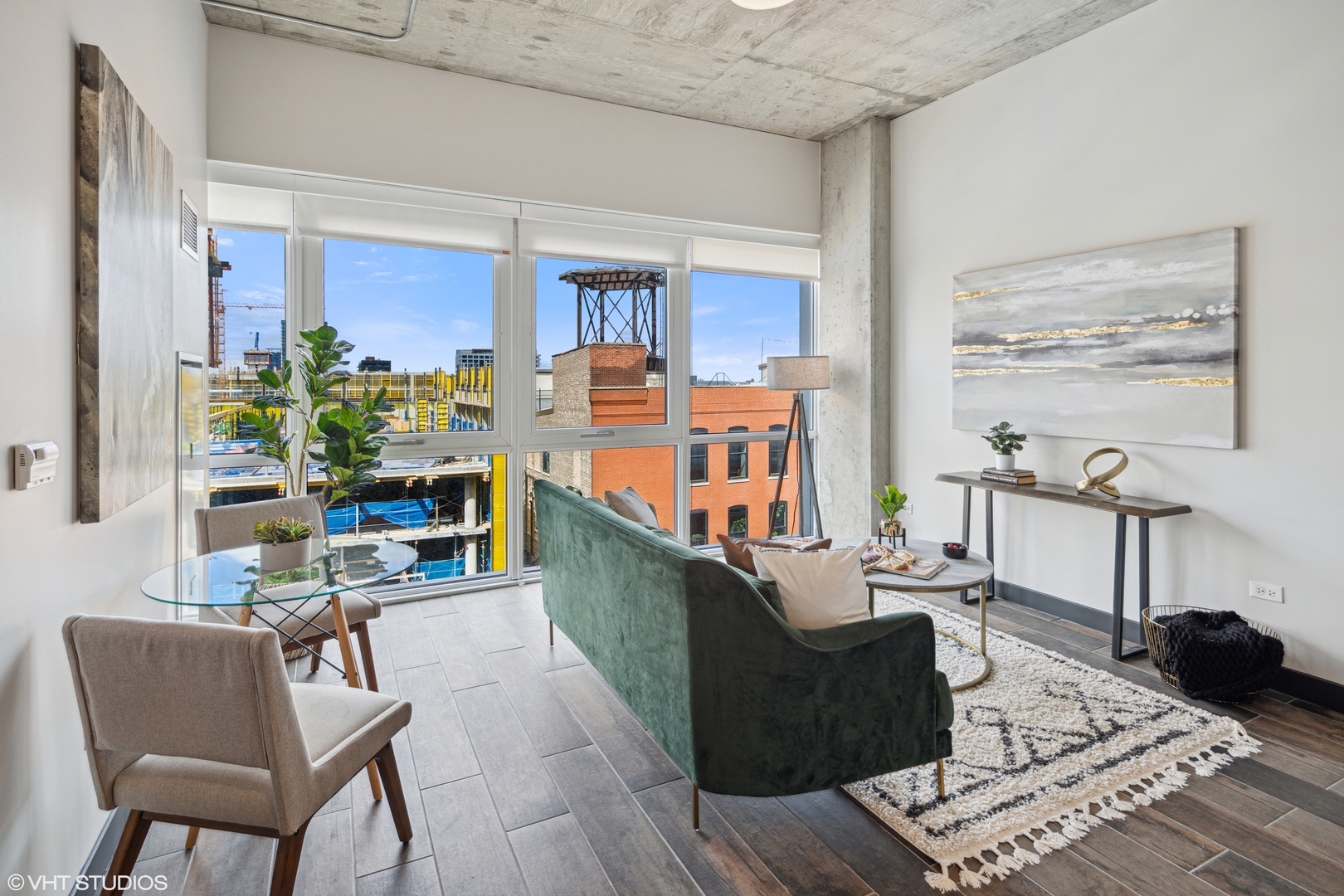 171 N Aberdeen Street Unit: 814