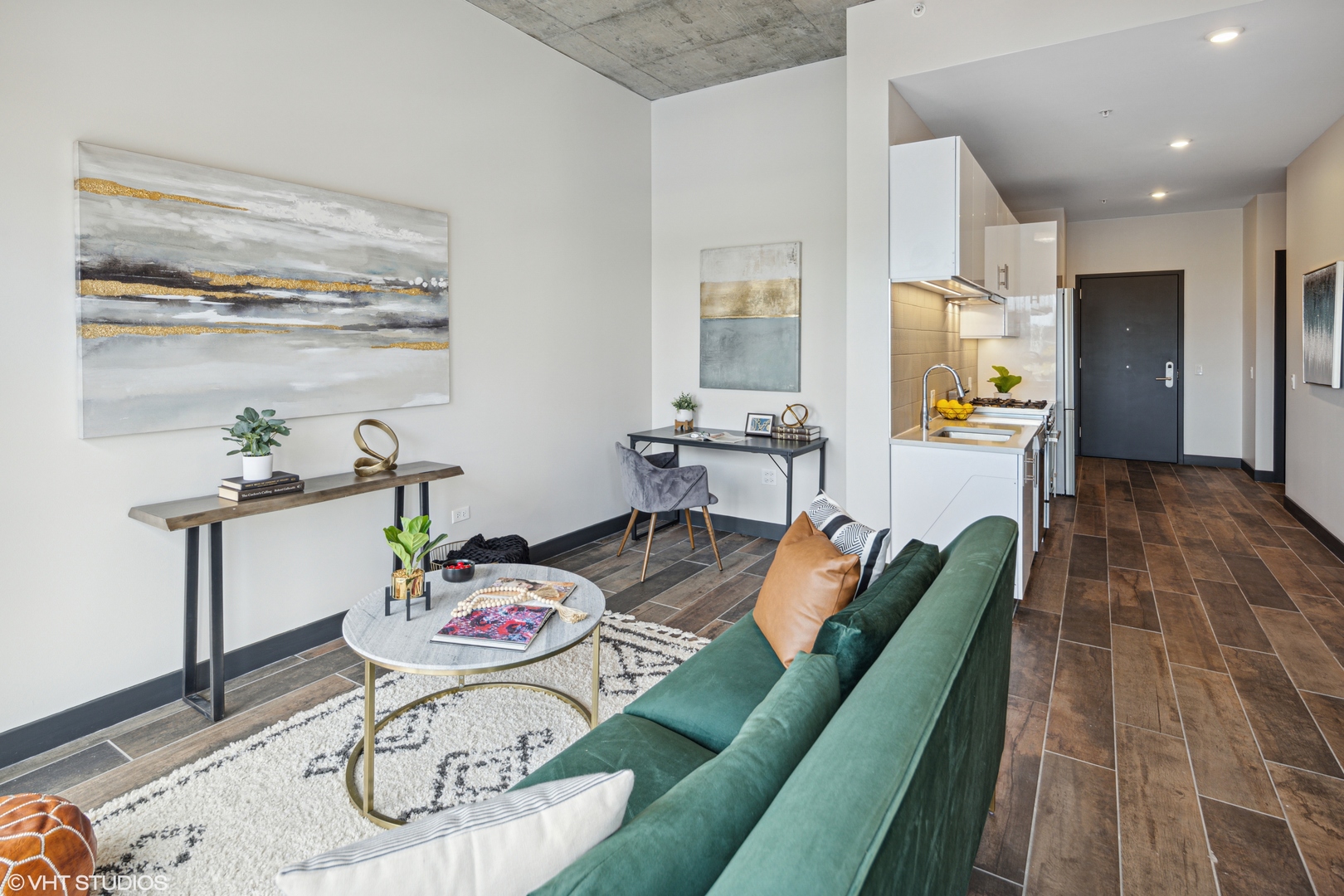 171 N Aberdeen Street Unit: 814