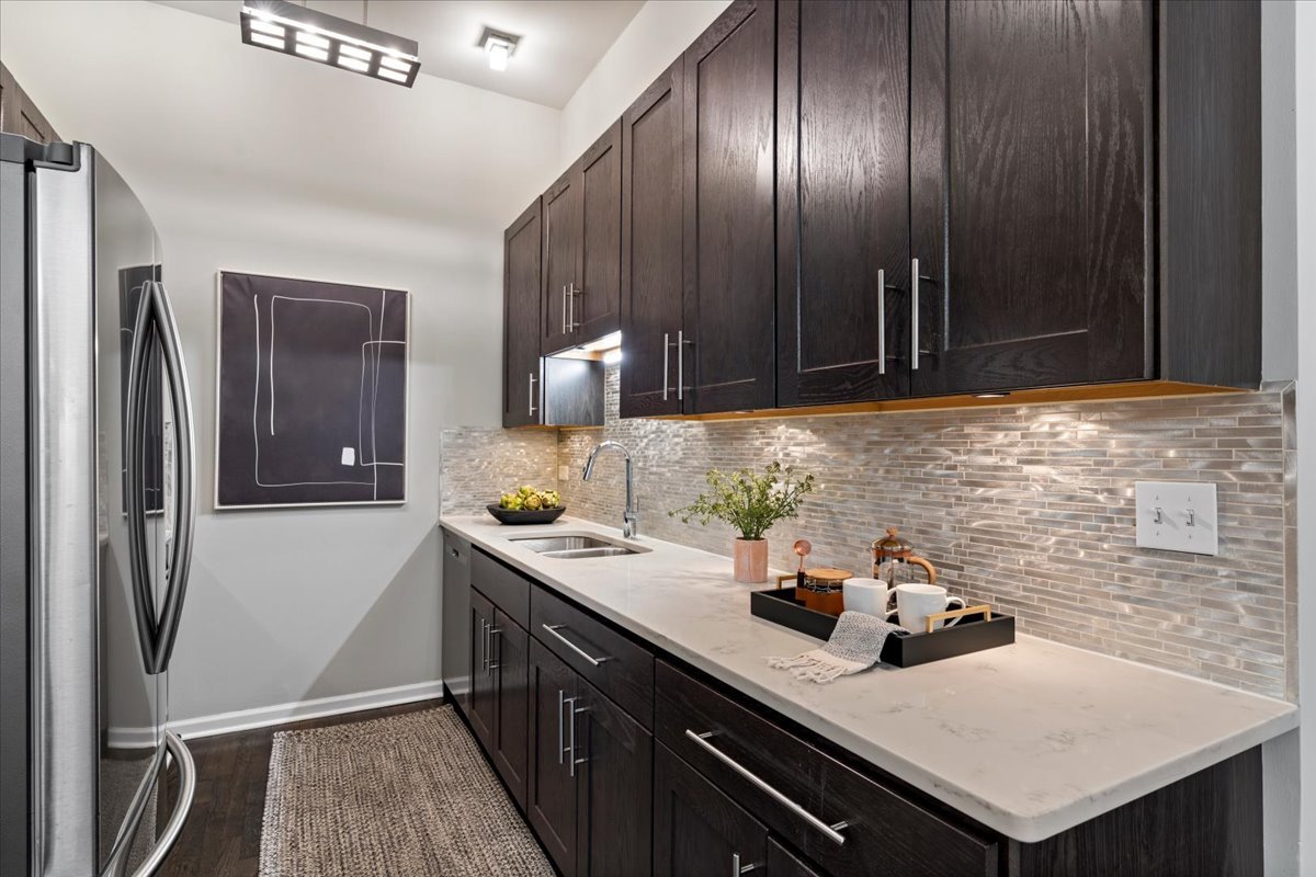 1448 N Orleans Street Unit: 2E
