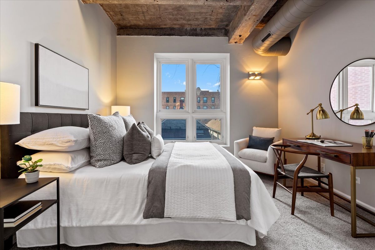 1448 N Orleans Street Unit: 2E