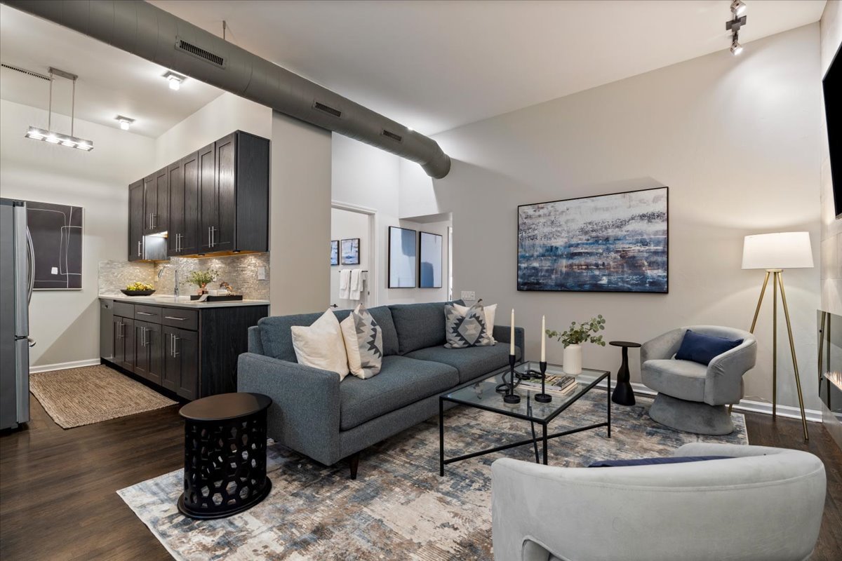 1448 N Orleans Street Unit: 2E