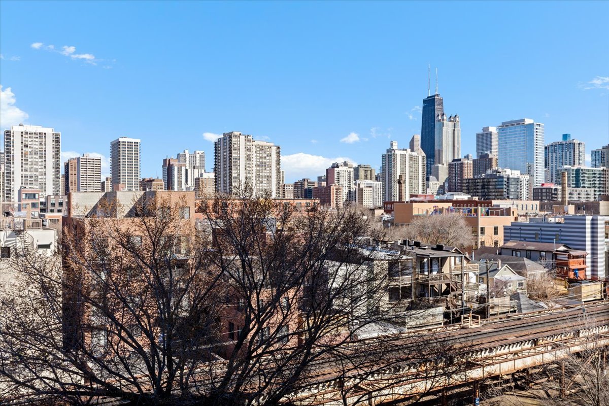 1448 N Orleans Street Unit: 2E