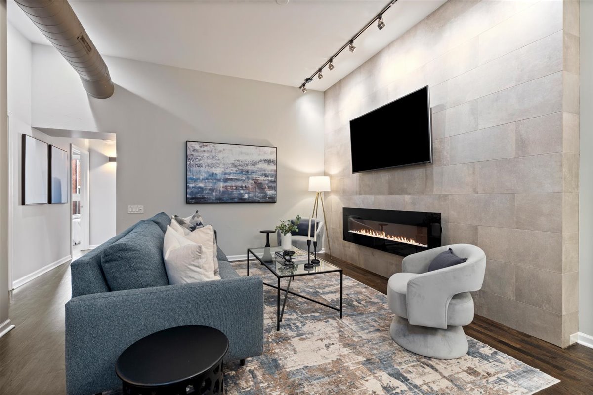 1448 N Orleans Street Unit: 2E