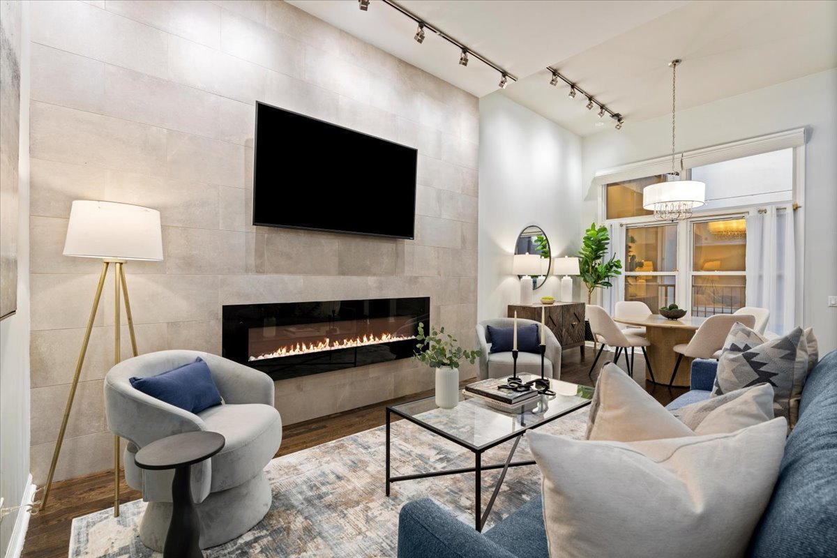 1448 N Orleans Street Unit: 2E