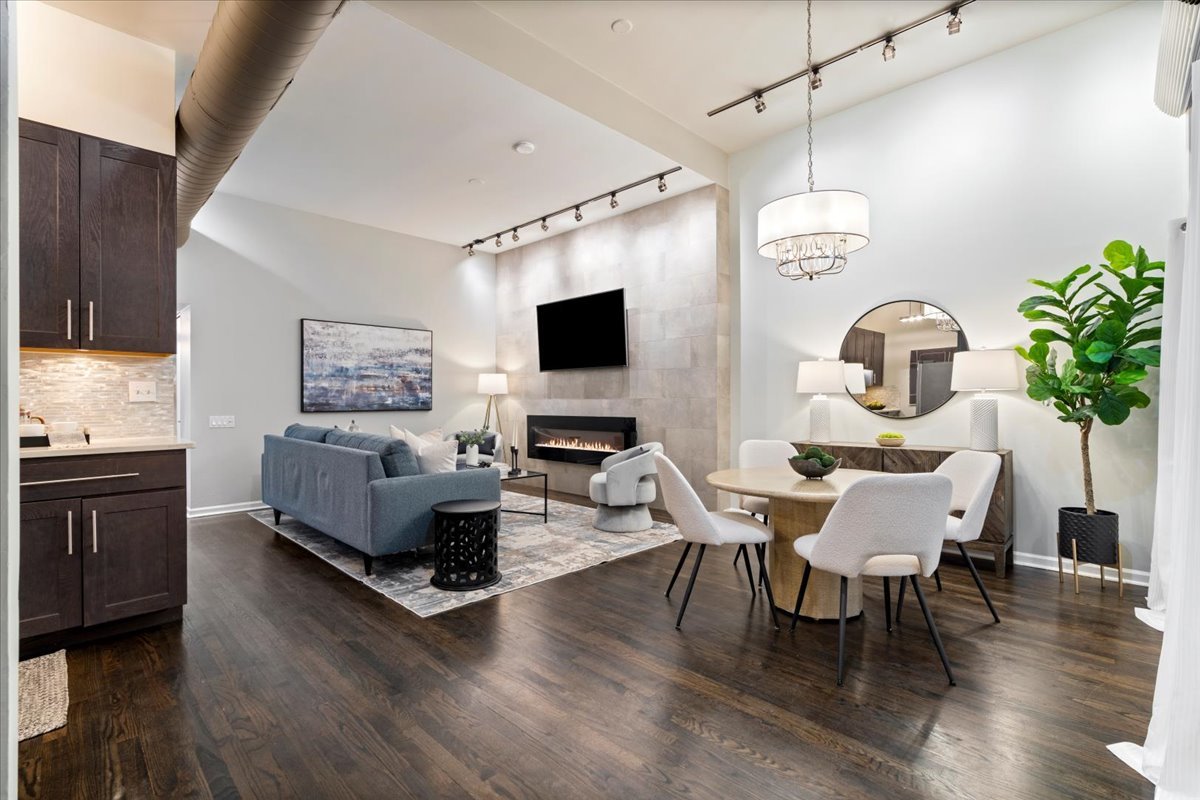 1448 N Orleans Street Unit: 2E