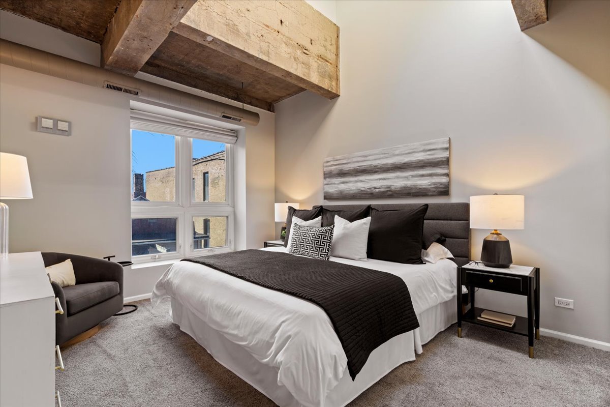 1448 N Orleans Street Unit: 2E
