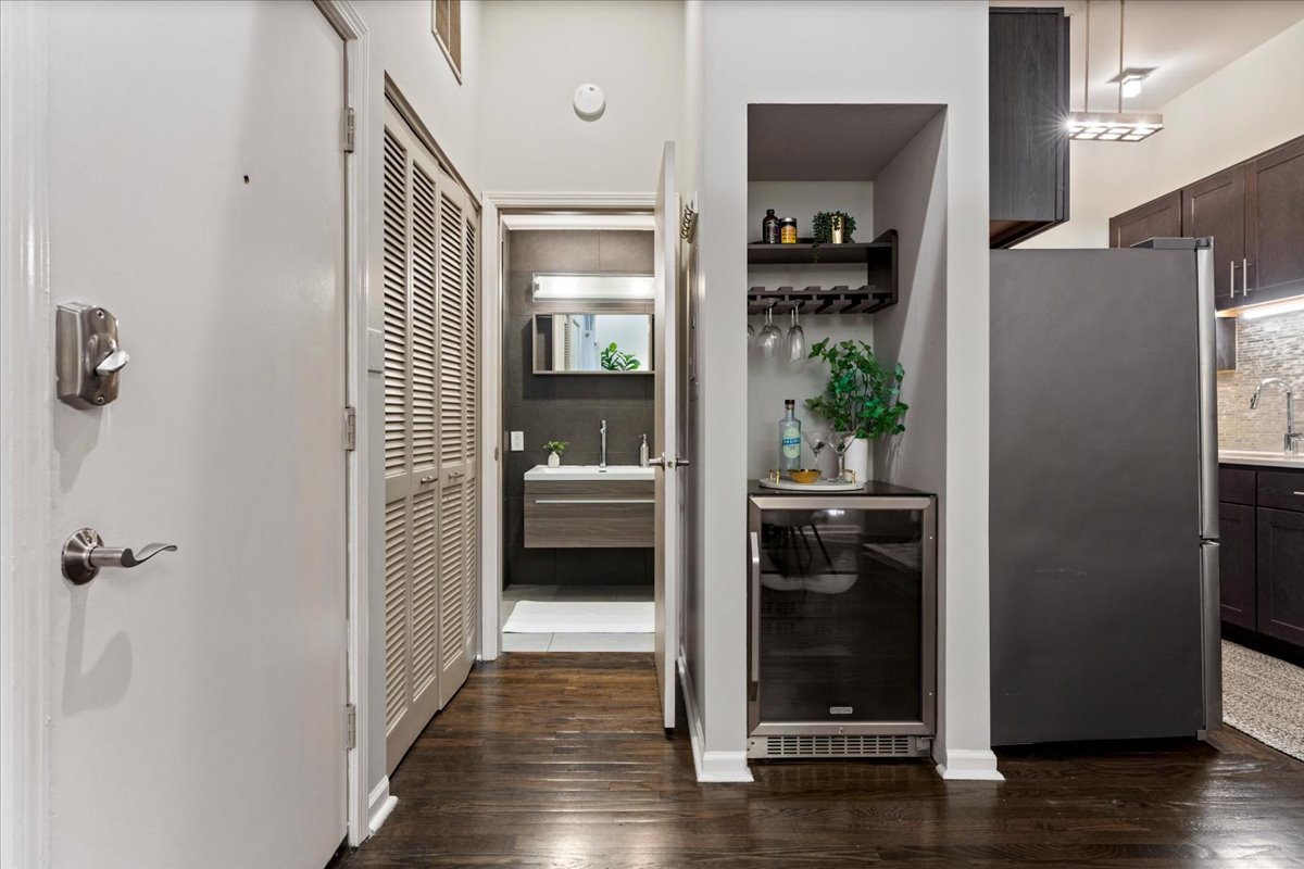 1448 N Orleans Street Unit: 2E