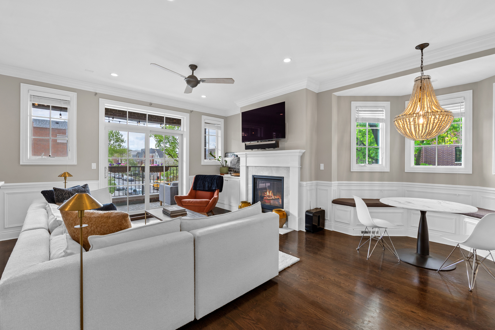 2700 N Wayne Avenue Unit: 2S
