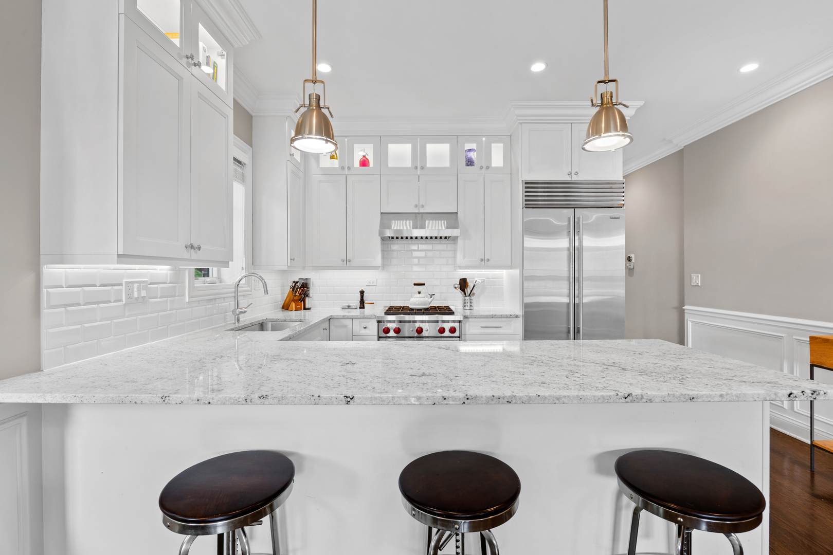 2700 N Wayne Avenue Unit: 2S