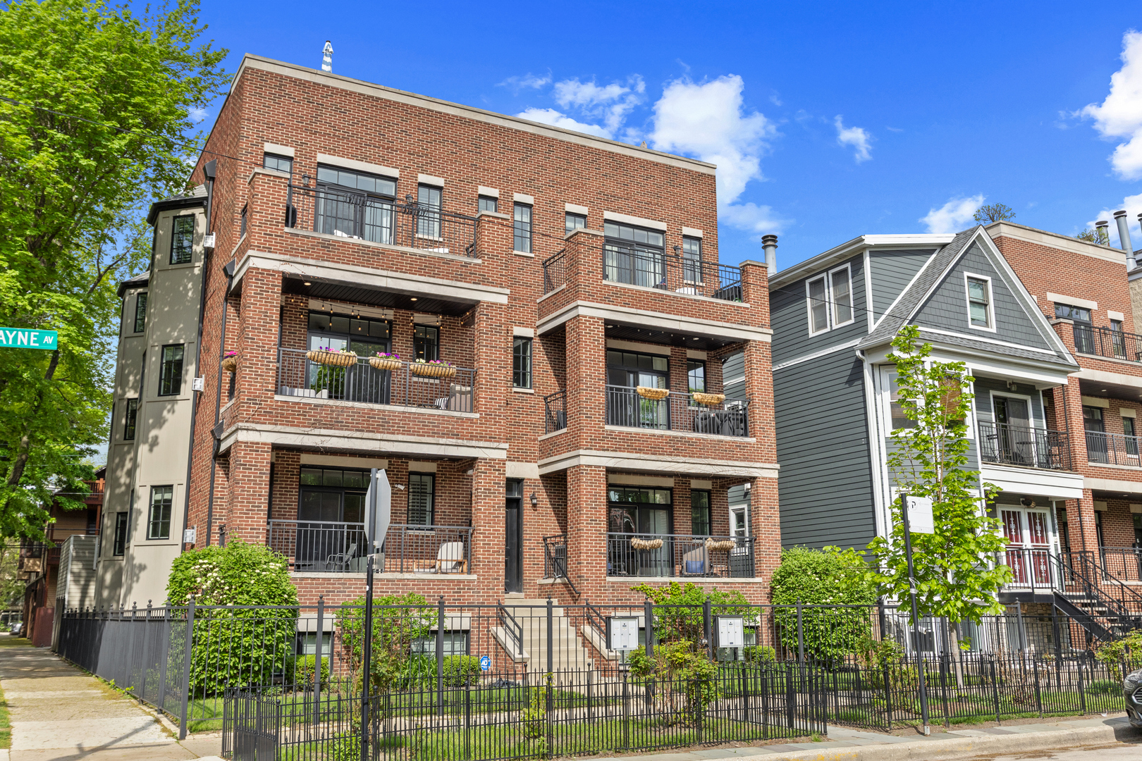 2700 N Wayne Avenue Unit: 2S